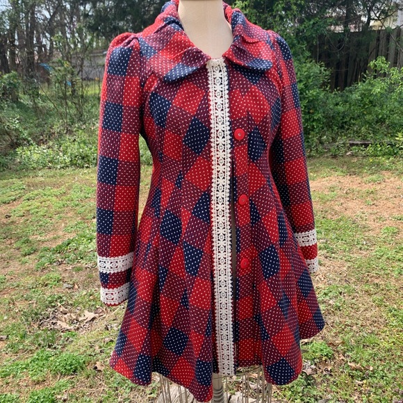 Ryu Cottage-Core Little Red Riding Hood Coat - Picture 2 of 16